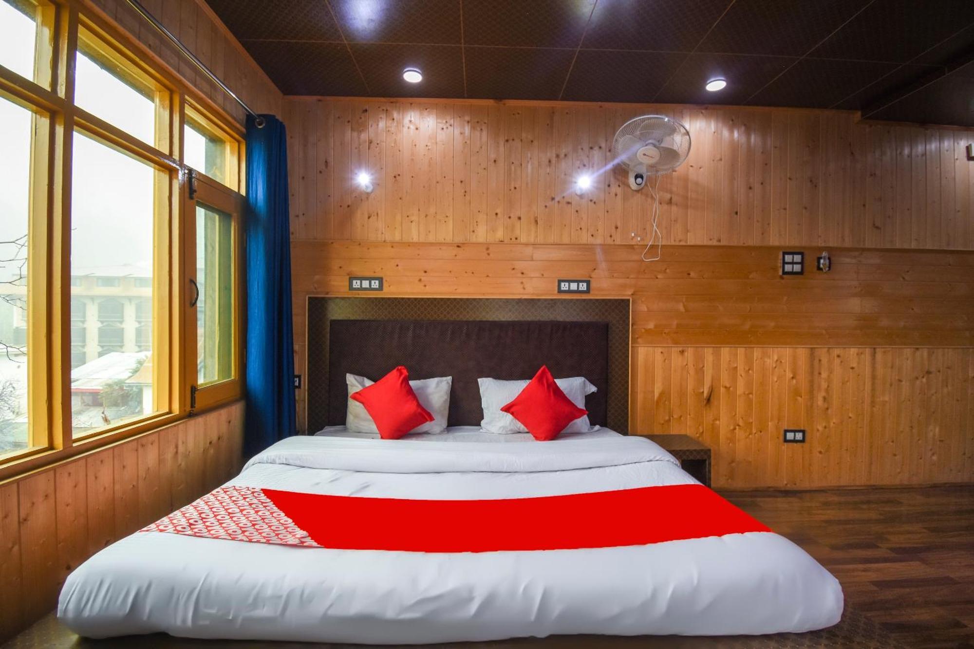 Oyo Hotel New Divine Kashmir Durgjan Exterior foto