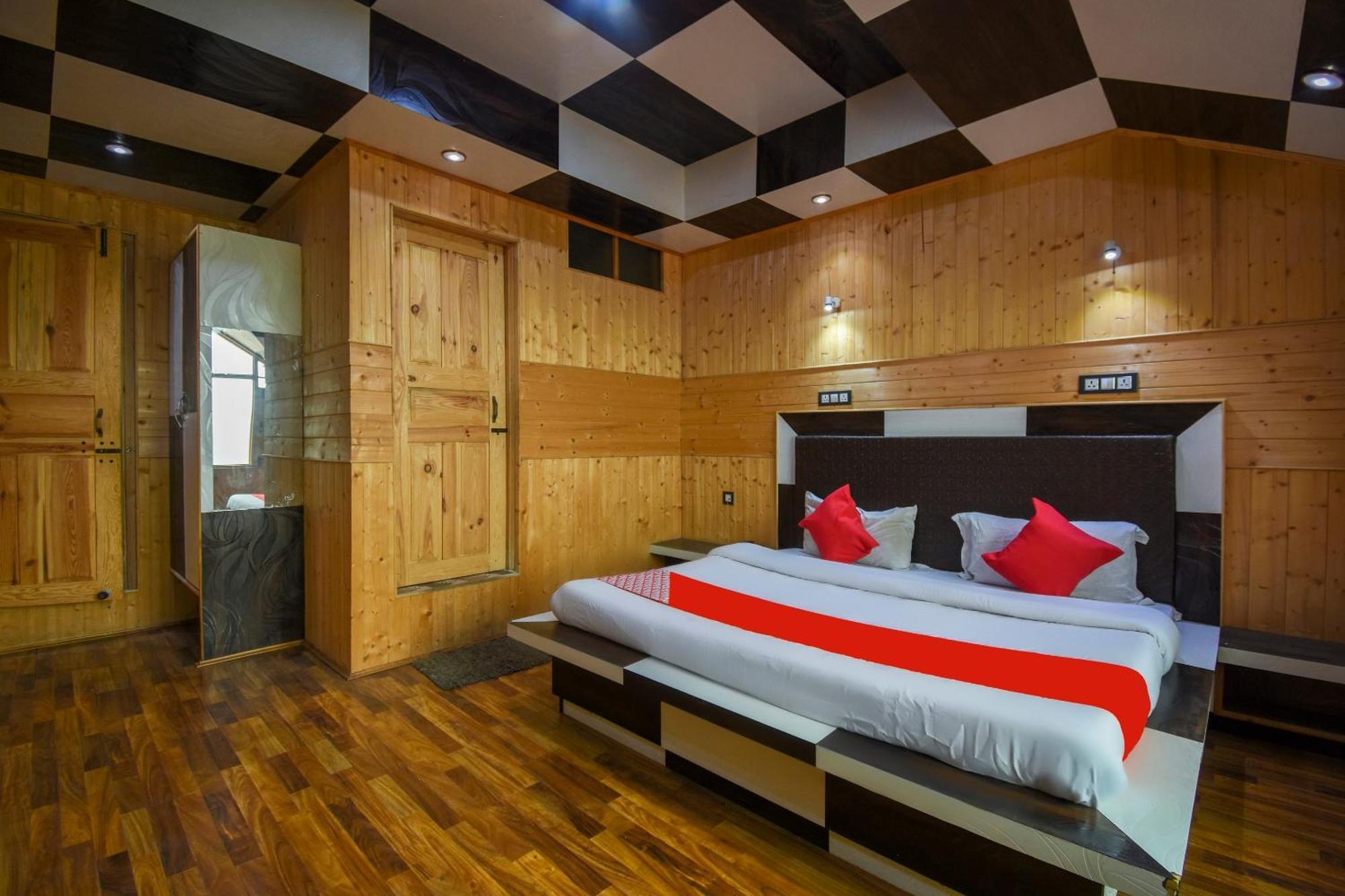 Oyo Hotel New Divine Kashmir Durgjan Exterior foto