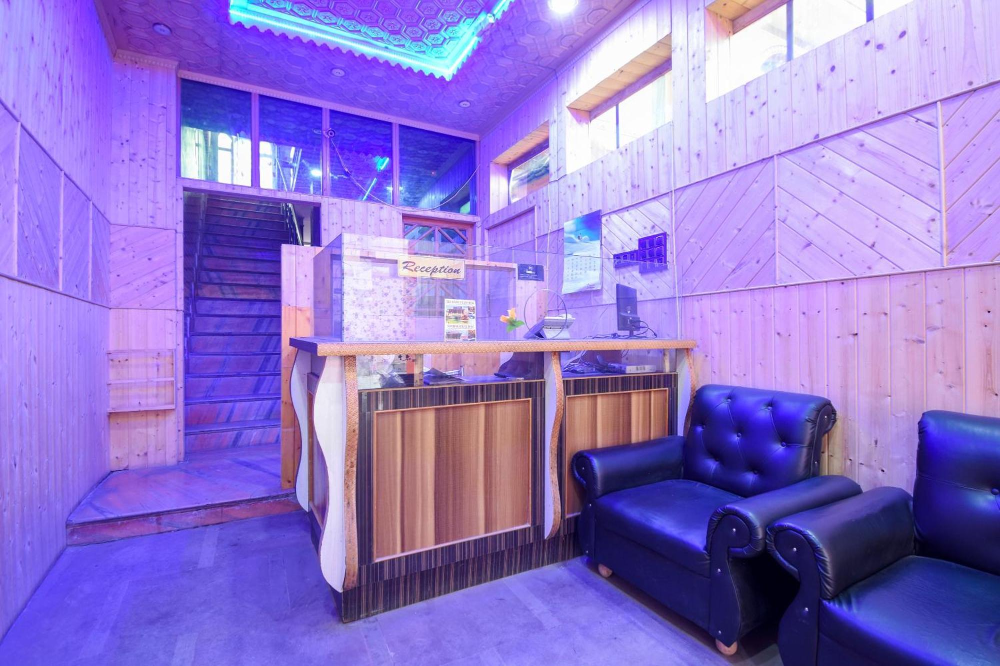 Oyo Hotel New Divine Kashmir Durgjan Exterior foto